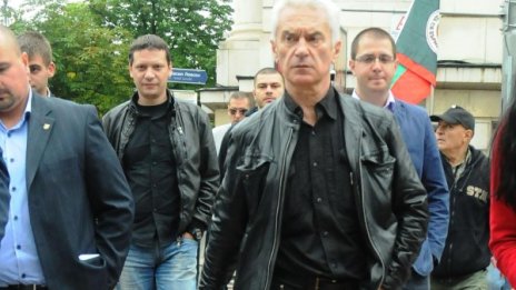 Сидеров отново спаси кабинета "Орешарски"