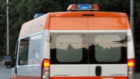 Бебе полетя от шестия етаж на блок в "Хаджи Димитър"