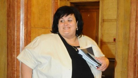 Фидосова напуска парламента и ръководството на ГЕРБ
