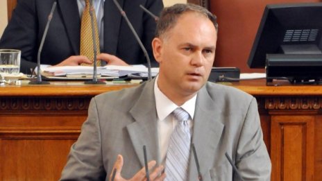 Кадиев: "И кабинетът, и парламентът са камикадзета"