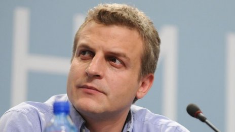 "Лъжа е, че ГЕРБ и БСП са без алтернатива"