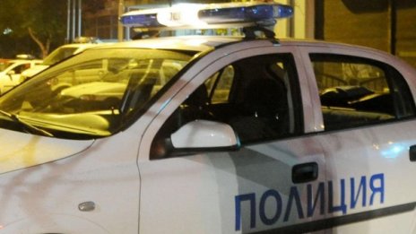 Близък забил ножовете в гърба на бившата стюардеса