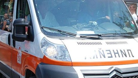 Младеж скочи от тераса на общежитие в Синеморец