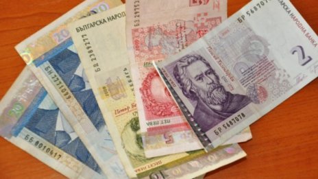 Жена от Балчик даде 4450 лева на телефонен измамник 