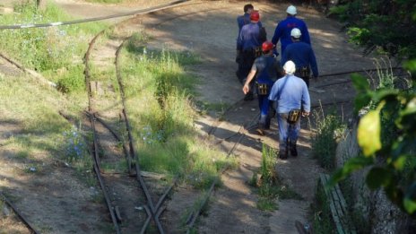 Издирването на миньорите продължава 10-и ден