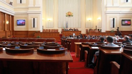 Мобилност в НС: ГЕРБ играят пак на "влез-излез"