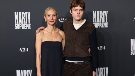 Гуинет Полтроу и синът ѝ заедно на събитие, Моузес е одрал кожата на баща си