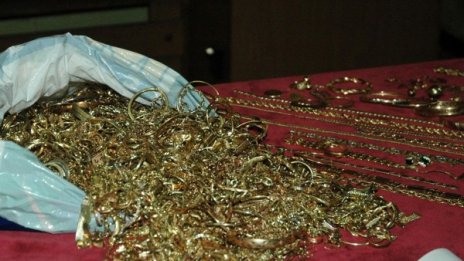 Русенската НАП продаде над 8 кила злато