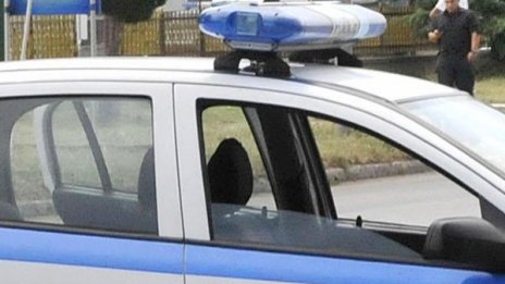 Мъж запали навеса на съседа си, заради свада