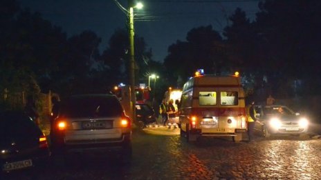 Трима тийнейджъри ранени при катастрофа в Горна баня