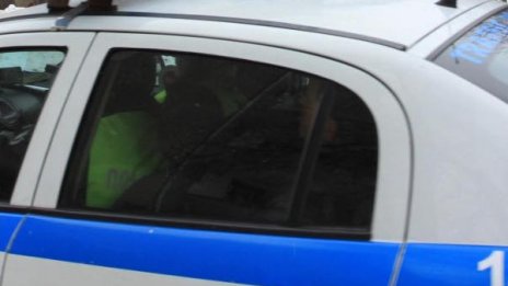 Кола тръгна сама, бутна възрастен мъж в Павел баня 