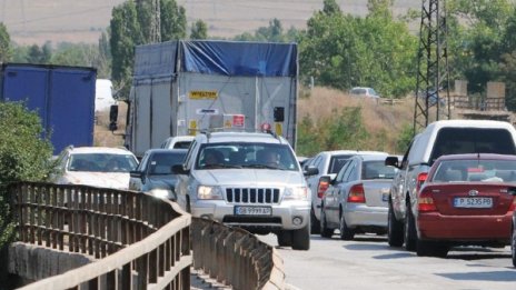Трима загинали в катастрофи през денонощието