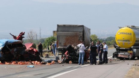 Несъобразената скорост виновна за двете жертви край гара Яна