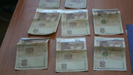 Задигнаха 10 000 лева и накити от апартамент