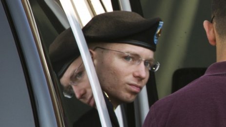 Брадли Манинг ще иска помилване от Обама