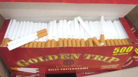 Хванаха мъж да пренася над 10 хил. къса цигари