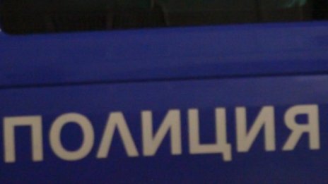 5 бона и златни бижута отмъкнати от къща в Елховско