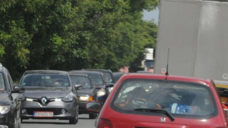 Двама с опасност за живота при катастрофи