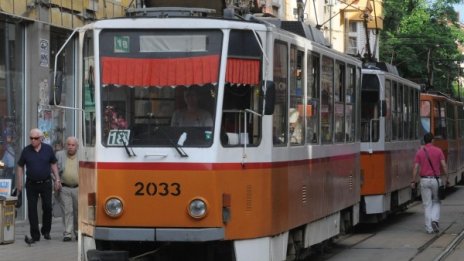 Повече автобуси от първия учебен ден в София