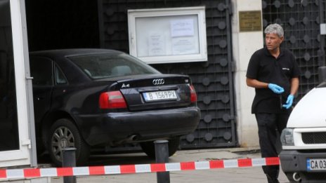 Шофьор с "Ауди" връхлетя в турското посолство