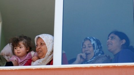 Военното министерство дава 150 сгради за бежанци 