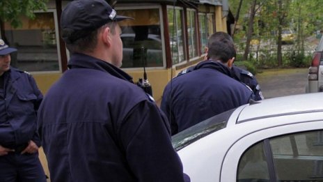 453 полицаи бдят за реда пред столичните училища на първия учебен ден