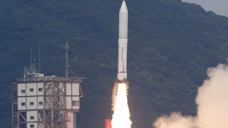Япония изстреля новата си ракета-носител "Епсилон"