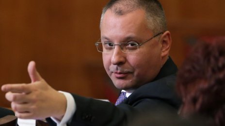 Станишев похвали Орешарски, призова за реформи 