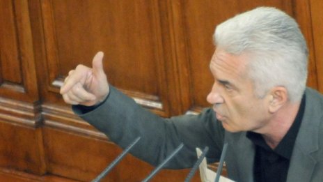 Волен доволен: 3 парламента и за пръв път отчет за 100 дни