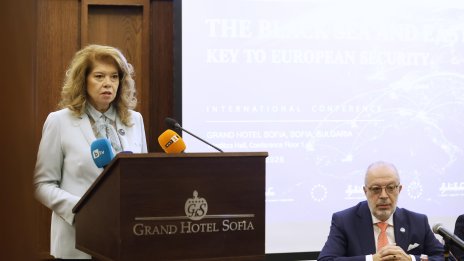 Йотова: Атаките срещу кораби в Черно море вече не са инциденти, а военни действия