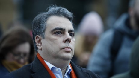 Сметките на Асен Василев: 60% избирателна активност праща Борисов и Пеевски "в канала" СНИМКИ
