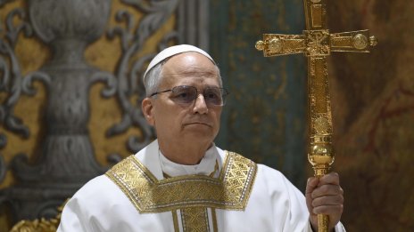  Лъв XIV се измъкна от Ватикана в първата си нощ като папа ВИДЕО