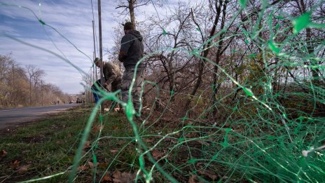 Недостиг на новобранци в Украйна предизвиква напрежение на улицата и в армията