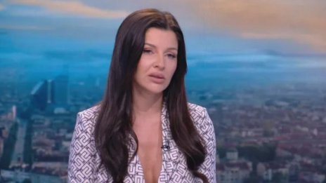 Катастрофиралата пияна фолкпевица Дебора возела 6-годишния си син в колата