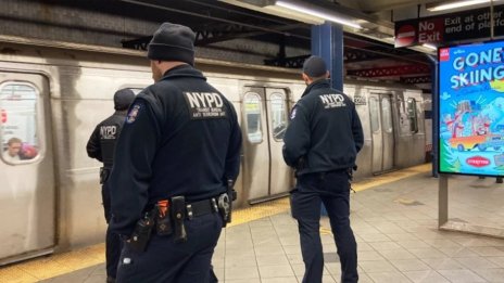 Мъж беше убит с нож в нюйоркското метро