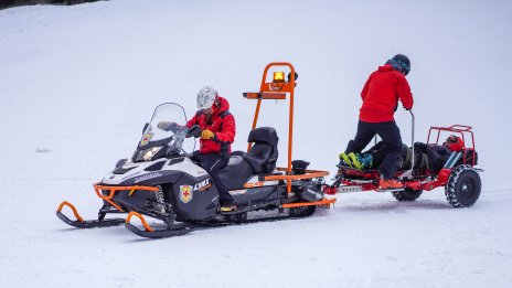 SiteGround дарява специализирани ремаркета за спасяване на пострадали в планината
