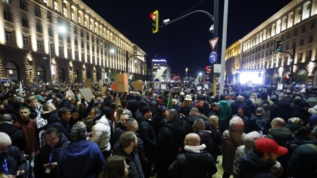 Костадинов: Протестите да продължат до оставка и предсрочни избори