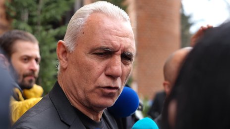 Гунди и Бербатов след Стоичков в престижна футболна класация