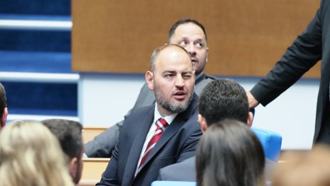 Скандали в НС, Петър Стойчев и Костадинов почти се сбиха