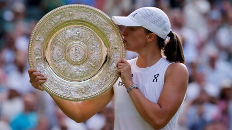 Ига Швьонтек смаза Аманда Анисимова за първа титла на Уимбълдън