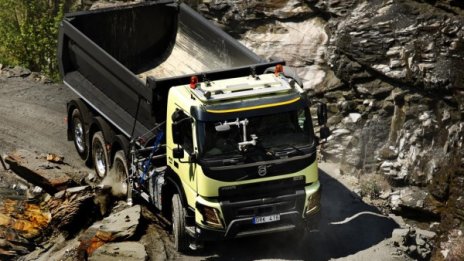Хамстер върти волана на 15-тонно Volvo