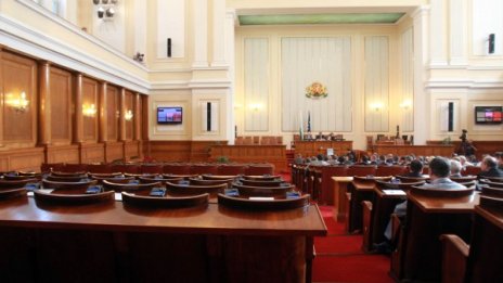 Миков финтира ГЕРБ, откри заседанието 