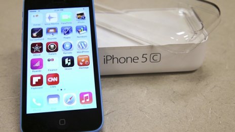 В Русия iPhone не е жълт, или розов, а сив 