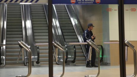 Омаслител за релси причинил аварията в метрото