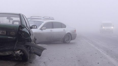 Верижна катастрофа в мъглата на жп прелез до Разград
