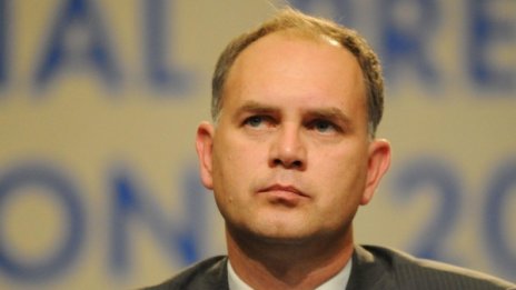 Кадиев пак опозиция в БСП: Не иска връщане на пушенето