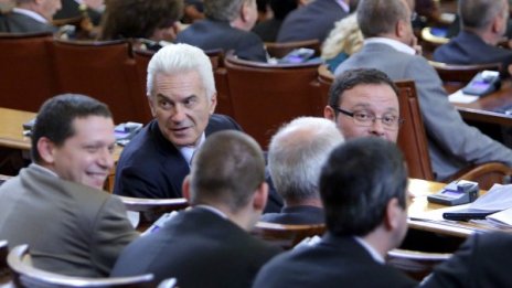 Не се плаша от Сидеров, отсече Караянчева 