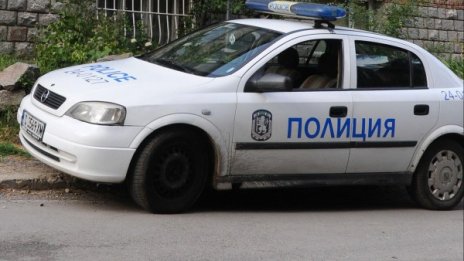 Задържаха крадец, отмъкнал 10 коли 