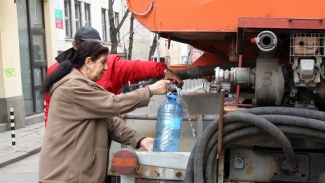 Спират водата в някои части на София