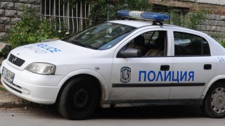 Заловиха двама, точили банкомати